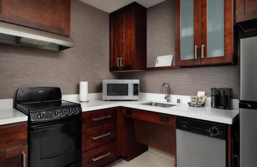Ashwaubenon Hotel | Residence Inn by Marriott Green Bay Downtown