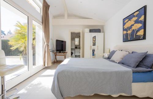 Chene-Bougeries Villa | Residence Mont-Blanc Poolhouse