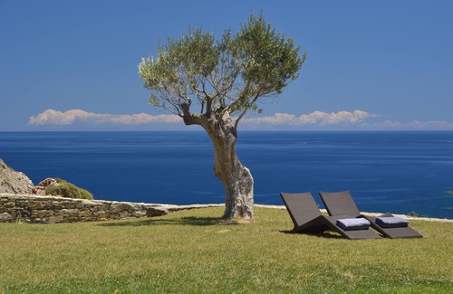 Andros Apartment | Residence with Side Sea View in Andros