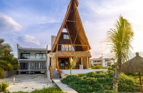 San Benito Villa | Residencia Las Olas en San Benito lujo en todo su esplendor.