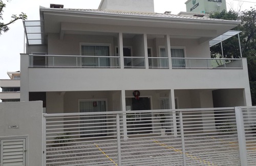 Bombas House | Residencial Amarillis Apto. 04 with suite for couple, and 1 room for 4 people