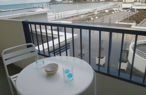 Pleneuf-Val-Andre Apartment | RESIDENTIAL APARTMENT FACING THE SEA