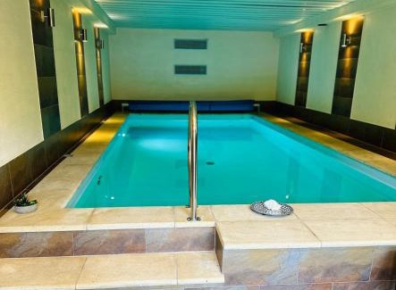 Ernst Apartment | Residenz Moselzauber - Ferienwohnungen mit Pool Landschaft