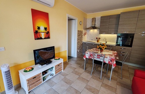 Pallanza Apartment | Residenza Silvana - Apt. B- Garden in Suna with parking, Wifi and A/C