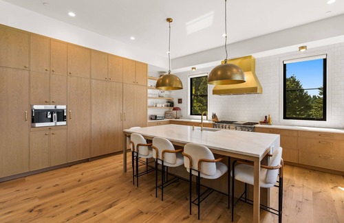 Bozeman House | Resolute Ridge: Peak Lodge