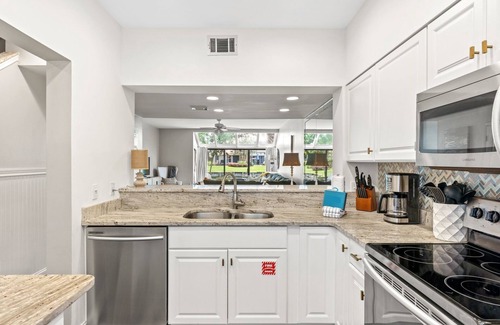 Sandestin House | Resort Beachside 2 BR Townhome sleeps 6 + Golf Cart + Fire pit + Pet friendly!