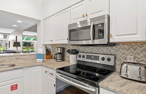 Sandestin House | Resort Beachside 2 BR Townhome sleeps 6 + Golf Cart + Fire pit + Pet friendly!