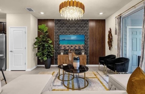 Wellington House | Resort Bliss with Water Park & Pool Fun