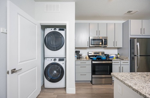 Temple Terrace Apartment | Resort Feel: King Bed-POOL-Hot Tub-Long Stay-Pets -WT2