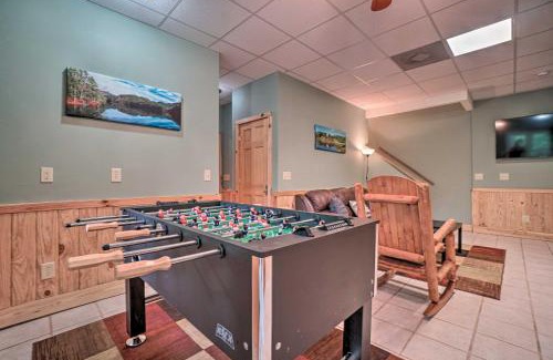 Helen Apartment | Resort Innsbruck Cabin with a Hot Tub and Deck!