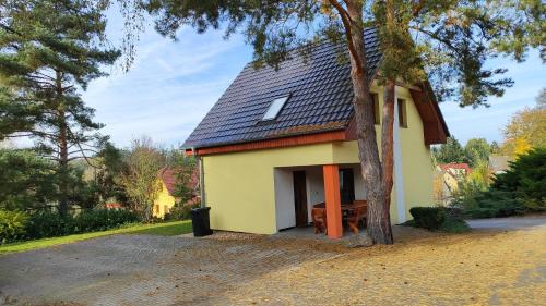 Tyn nad Vltavou Apartment | Resort Koloděje-žlutý dům