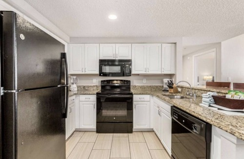 Seabreeze Historic District Resort | Resort Managed Wyndham Ocean Walk 2BR Suites -4 Pools, Lazy River & Beach!