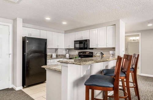 Seabreeze Historic District Resort | Resort Managed Wyndham Ocean Walk 2BR Suites -4 Pools, Lazy River & Beach!