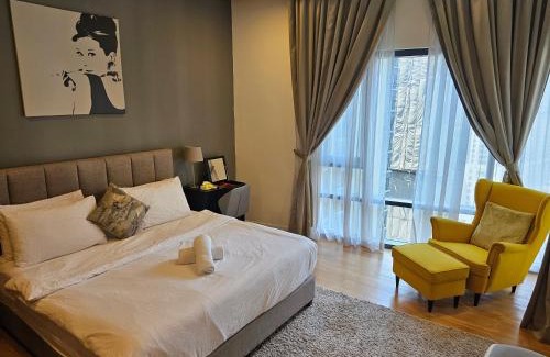 Golden Triangle Apartment | Resort Style Haven 3BR6pax St Mary KLCC Twin Towers View