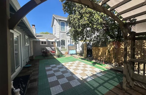 Granite Bay House | Resort style house near the lake