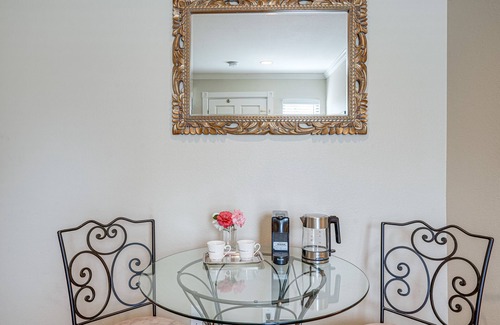 Napa Apartment | Resort-Style Napa Studio: Close to Wineries!