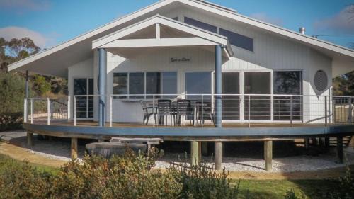 Lake Wangary House | Rest A Shore Coffin Bay
