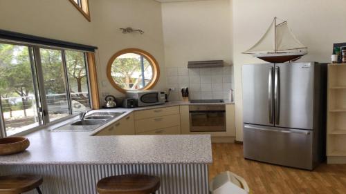 Lake Wangary House | Rest A Shore Coffin Bay