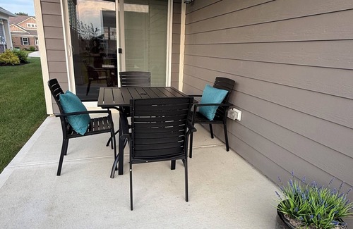 Westfield Villa | Rest & Rally Retreat – Your Game Day Getaway Just 5 Minutes from Grand Park!