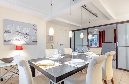 Keitum House | Restauriertes, Unter Denkmalschutz Stehendes Reetdach-einzelhaus der Extraklasse