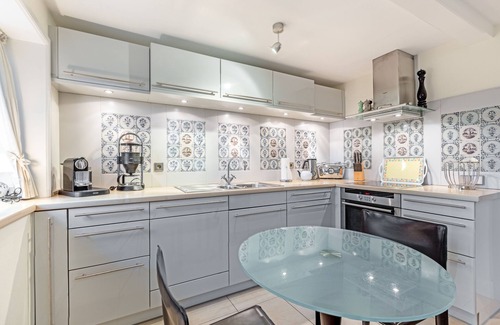 Keitum House | Restauriertes, Unter Denkmalschutz Stehendes Reetdach-einzelhaus der Extraklasse