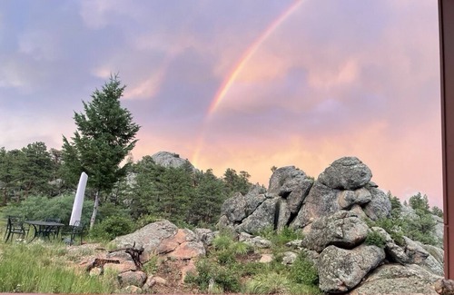 Glacier View Meadows House | Restful 3 Bedroom Mountain Retreat Bordering National Forest, 31+ day stays