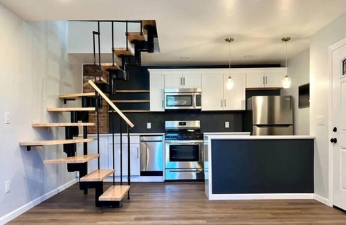 Verona Apartment | Retreat in the Heart of a Pittsburgh Rivertown!