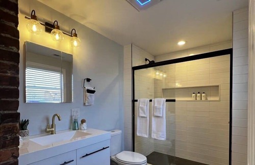 Verona Apartment | Retreat in the Heart of a Pittsburgh Rivertown!