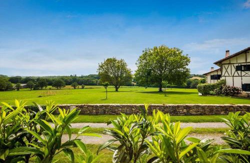 Arcangues Villa | RETREAT KEYWEEK House with Character Pool Fireplace and Garden