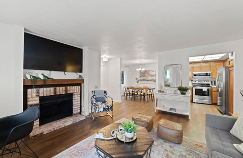 Arden-Arcade Apartment | Retreat to a Charming and Trendy Apartment