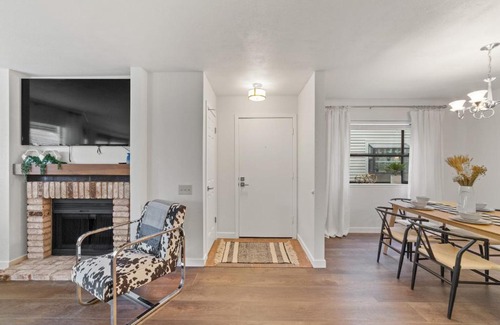 Arden-Arcade Apartment | Retreat to a Charming and Trendy Apartment