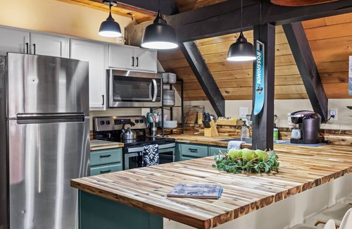 Skykomish Cabin | Retro A-Frame Hot Tub Firepit Stevens Pass