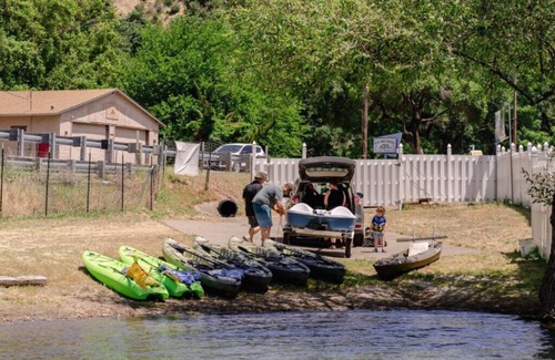 Upper Lake House | Retro RV with picturesque hills and lake access