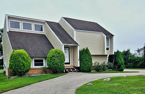 Eastward Look House | Returning to the summer rental market fully renovated 4 Br/2 bath home A/C