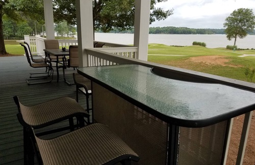 Reynolds Landing House | Reynolds Luxury Lakefront with Amazing Views