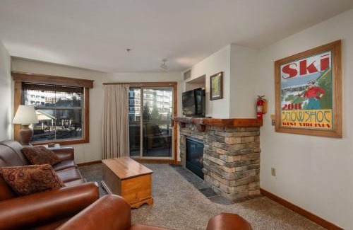Snowshoe Apartment | RF219 Hot tub,Heated garage and Parking