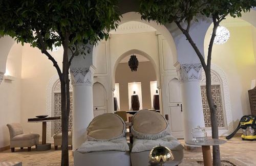Sidi Ben Slimane El Jazouli Villa | Riad Djannaat Exceptional private riad pool staff