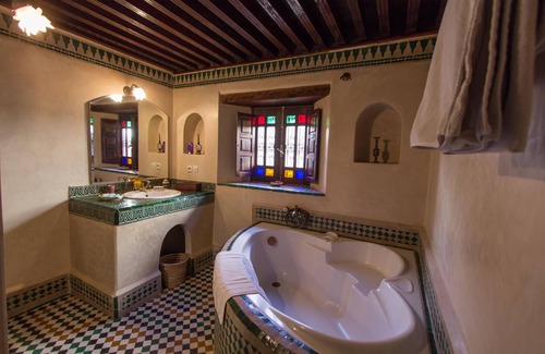 Layoun House | Riad Norma