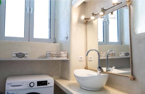 Andros Town Apartment | Richie's Sea View Romantic Residence