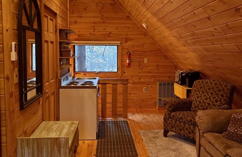 Paradise Cabin | Riders Paradise. Bunkhouse within seconds of the trail on all season road.