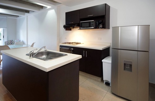 Cali Apartment | Right at the spot !- Moderno y limpio con excelente ubicacion