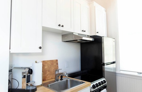 Healdsburg House | Right in the heart of Healdsburg lies this charming two-bedroom house