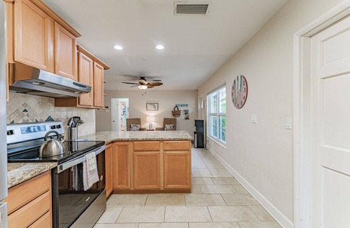 Belle Vista House | RIptides Resort St. Pete Beach Pool