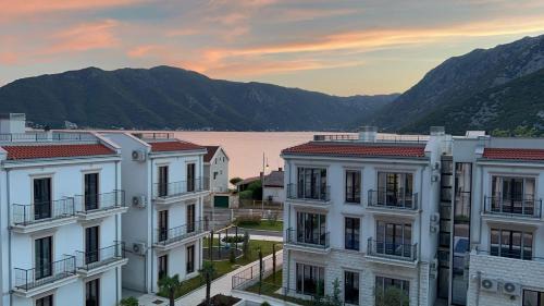 Risan Resort | Risan Bay