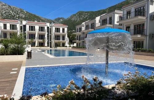 Risan Resort | Risan Bay