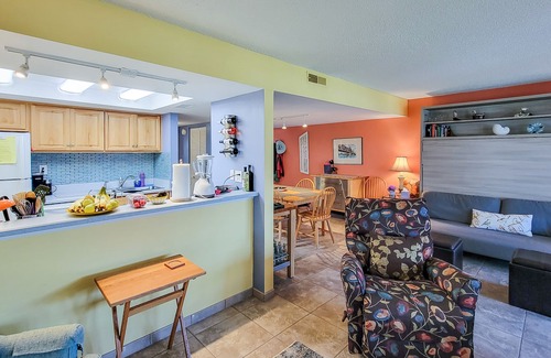 Welaka Condo | River Bend Resort - Pool/River View 1BR #A101