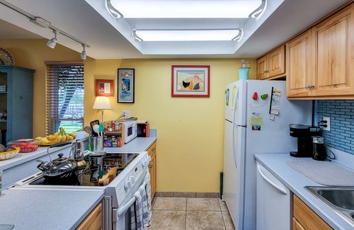 Welaka Condo | River Bend Resort - Pool/River View 1BR #A101