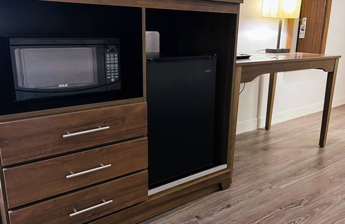 Baudette Hotel | River Bend's Walleye Inn