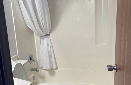 Baudette Hotel | River Bend's Walleye Inn