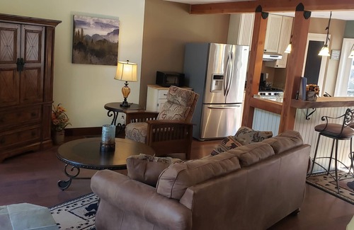 Somerset Cabin | River Front Home on 6+ Acres - Dog Friendly/Game Room